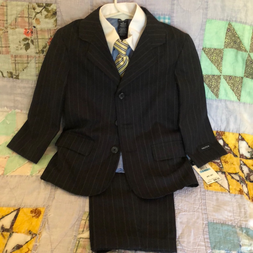 Nautica Boys Navy Blue 4 Piece Suit size 5